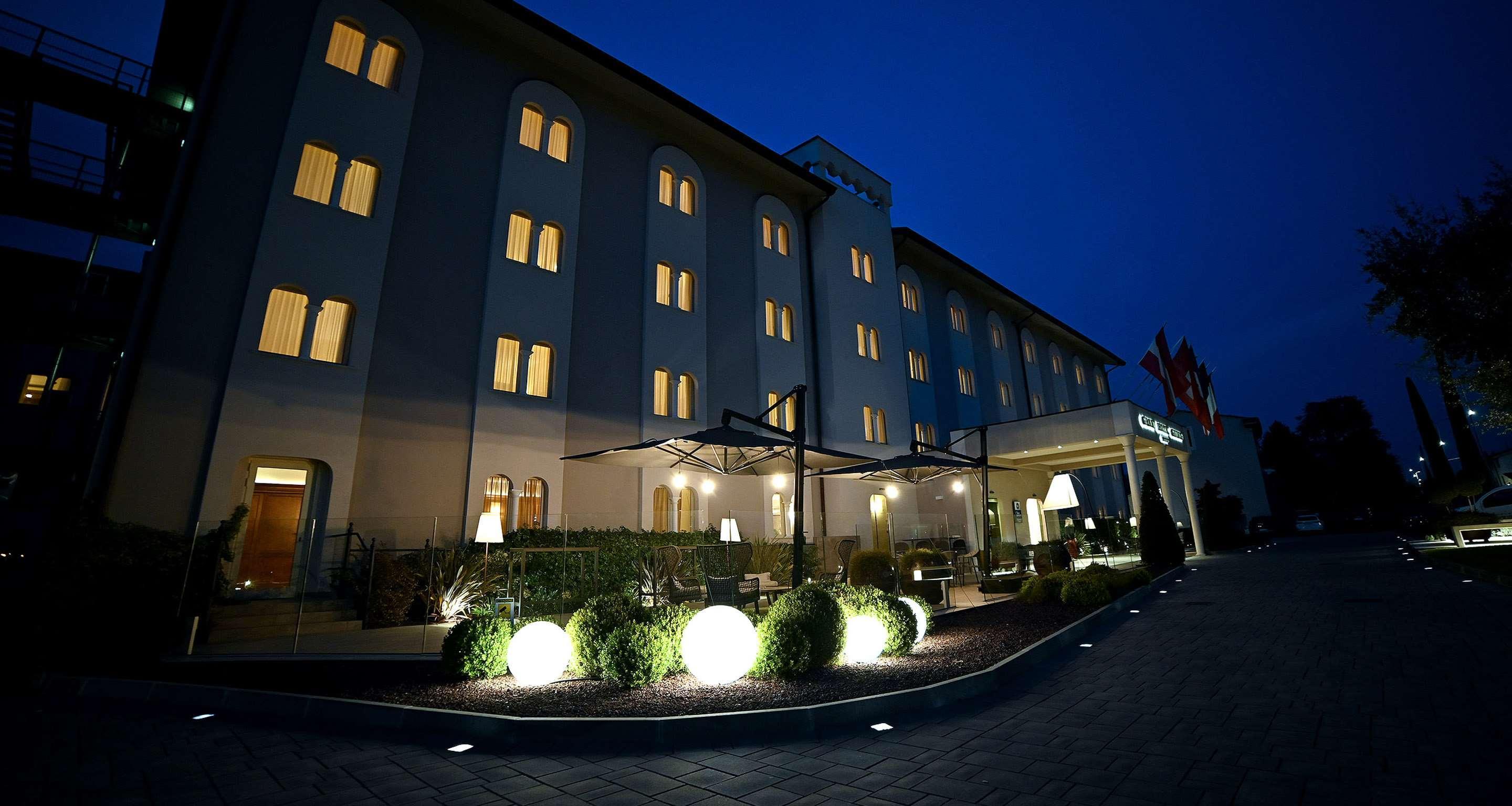 Best Western Grand Hotel Guinigi Lucca Esterno foto
